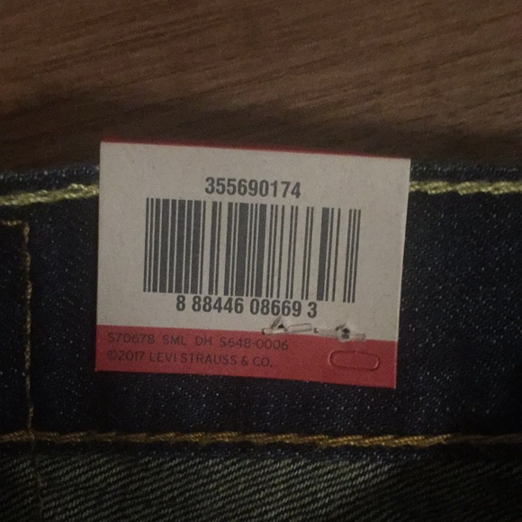 Levi’s 569 Loose Straight Jean Shorts - Picture 4 of 6